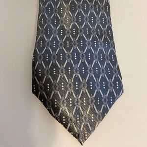 Vintage Geoffrey Beene Gray Geometric Silk Tie